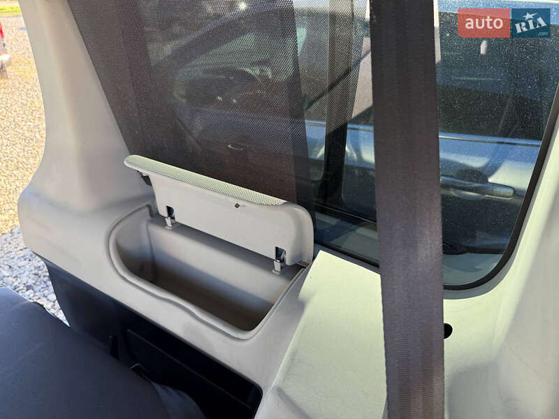 Мінівен Renault Trafic 2014 в Стрию фото 29 Мінівен Renault Trafic 2014 в Стрию