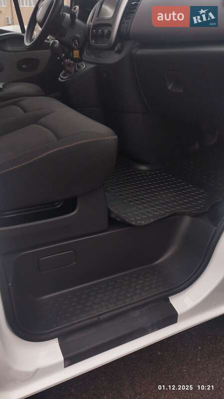 Микроавтобус грузовой (до 3,5т) Renault Trafic 2015 в Житомире