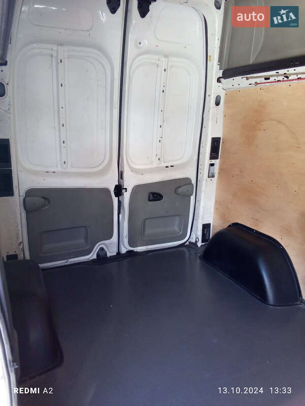 Грузовой фургон Renault Trafic 2012 в Львове