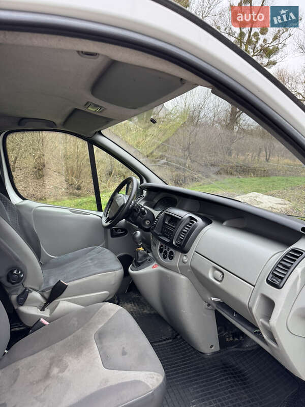 Минивэн Renault Trafic 2008 в Буске фото 9 Минивэн Renault Trafic 2008 в Буске