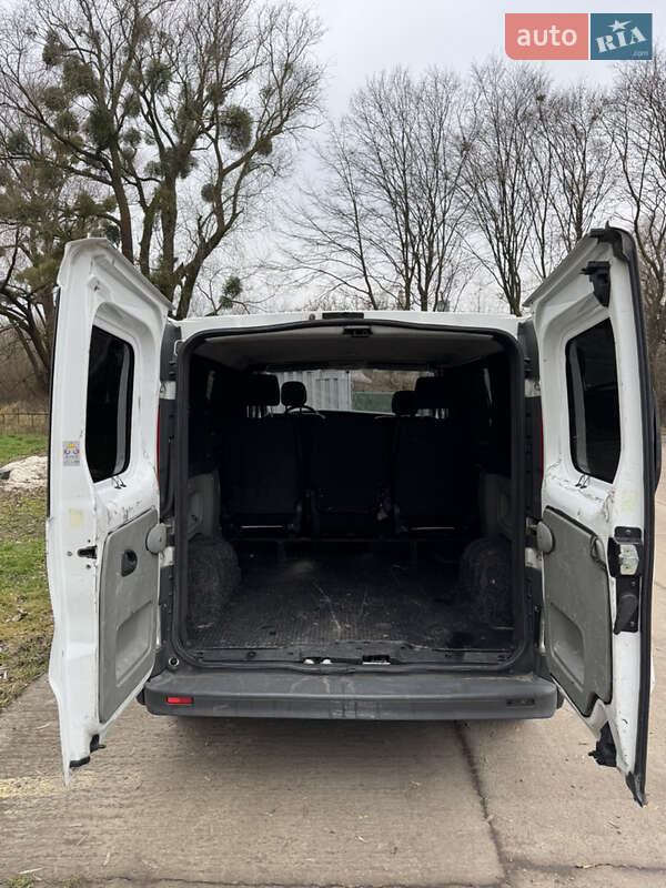 Минивэн Renault Trafic 2008 в Буске фото 16 Минивэн Renault Trafic 2008 в Буске