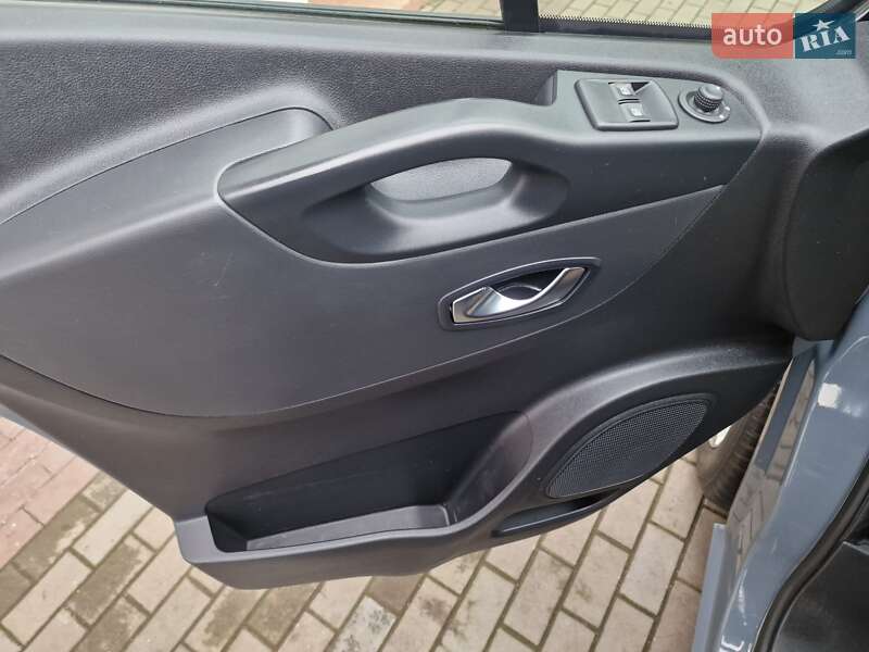 Вантажний фургон Renault Trafic 2020 в Козятині