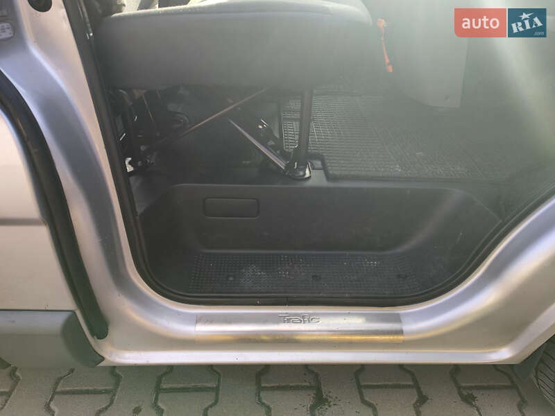 Грузопассажирский фургон Renault Trafic 2012 в Киеве фото 32 Грузопассажирский фургон Renault Trafic 2012 в Киеве