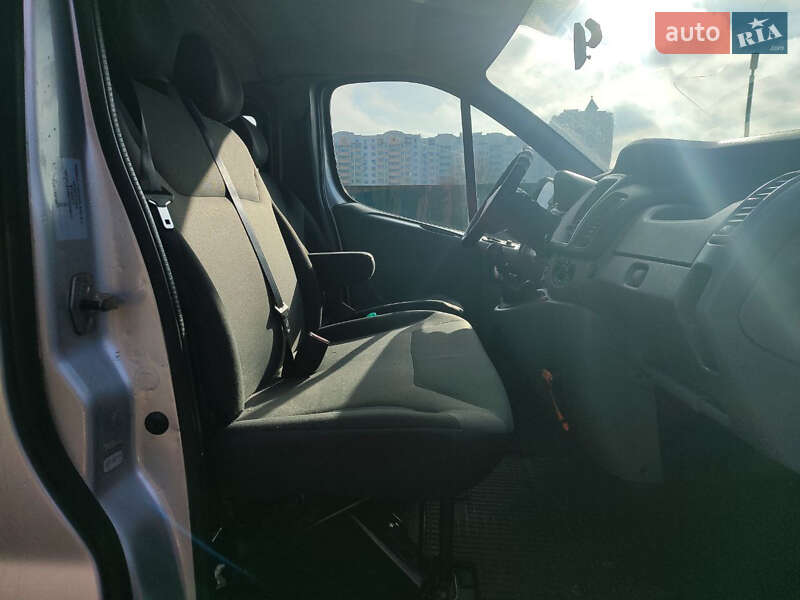 Грузопассажирский фургон Renault Trafic 2012 в Киеве фото 31 Грузопассажирский фургон Renault Trafic 2012 в Киеве