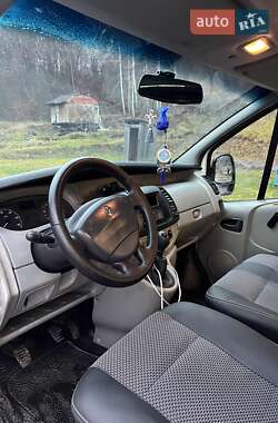 Минивэн Renault Trafic 2007 в Тячеве