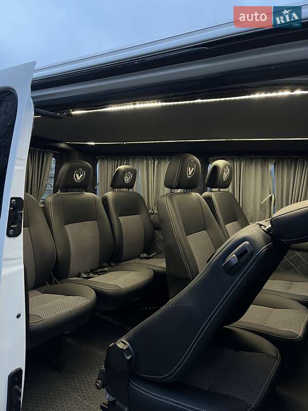 Минивэн Renault Trafic 2007 в Тячеве