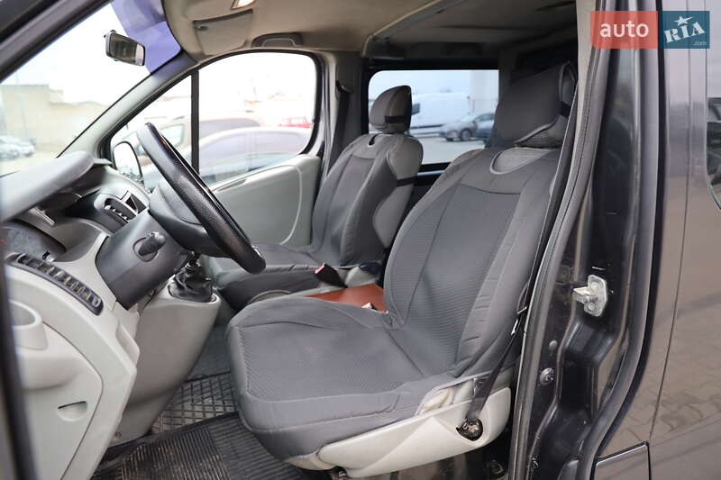 Мінівен Renault Trafic 2009 в Луцьку