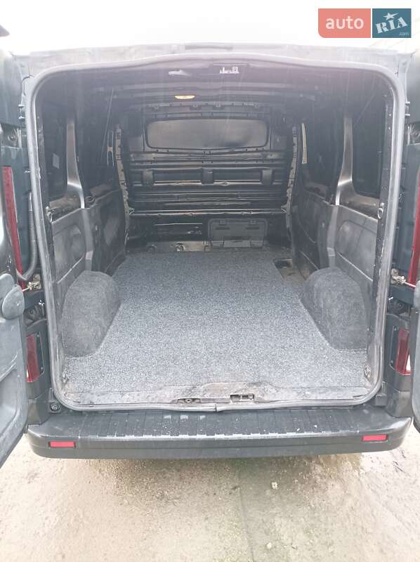 Грузовой фургон Renault Trafic 2016 в Чернигове
