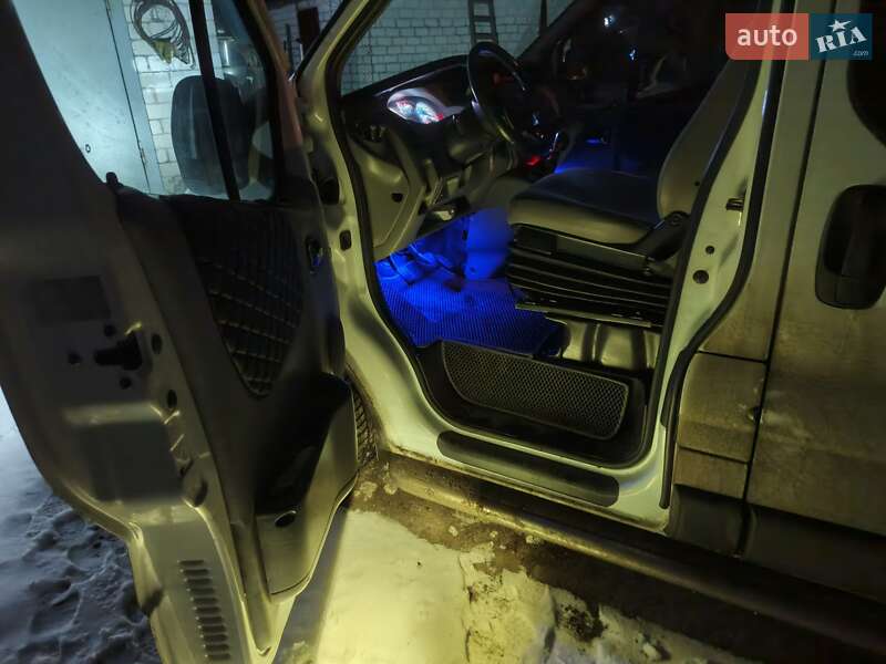 Минивэн Renault Trafic 2006 в Черкассах