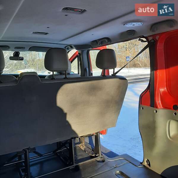 Грузопассажирский фургон Renault Trafic 2010 в Полтаве