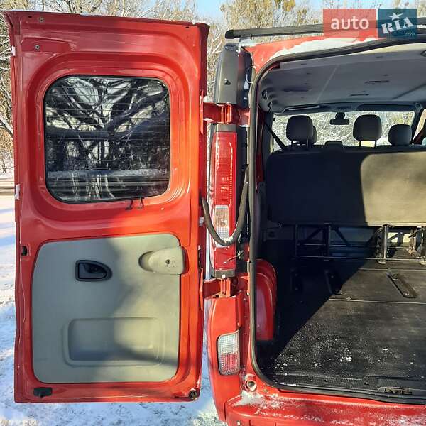 Грузопассажирский фургон Renault Trafic 2010 в Полтаве