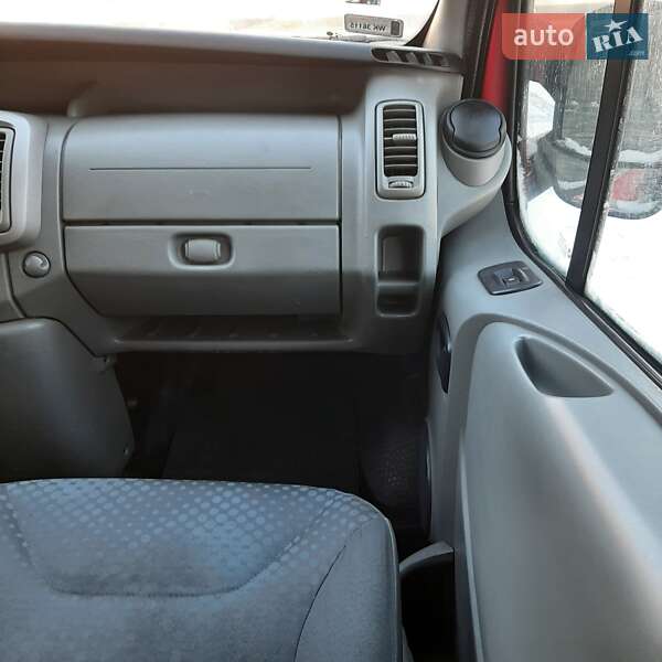 Грузопассажирский фургон Renault Trafic 2010 в Полтаве