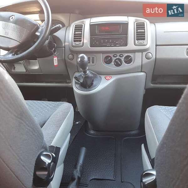 Грузопассажирский фургон Renault Trafic 2010 в Полтаве