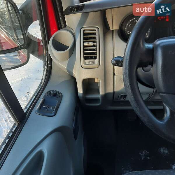 Грузопассажирский фургон Renault Trafic 2010 в Полтаве