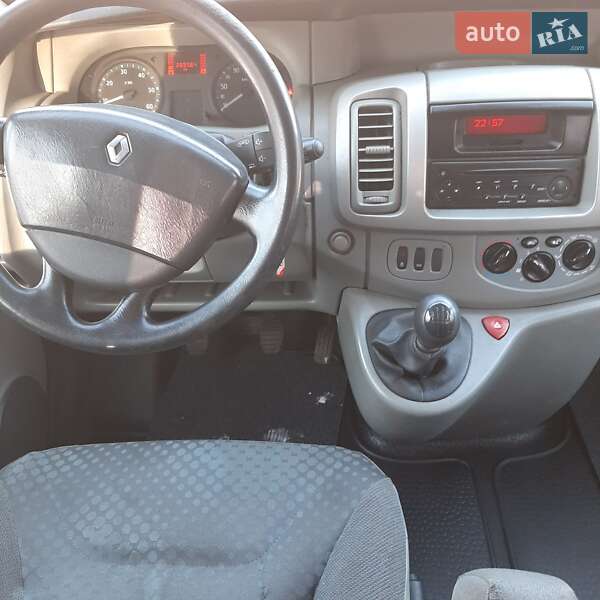 Грузопассажирский фургон Renault Trafic 2010 в Полтаве