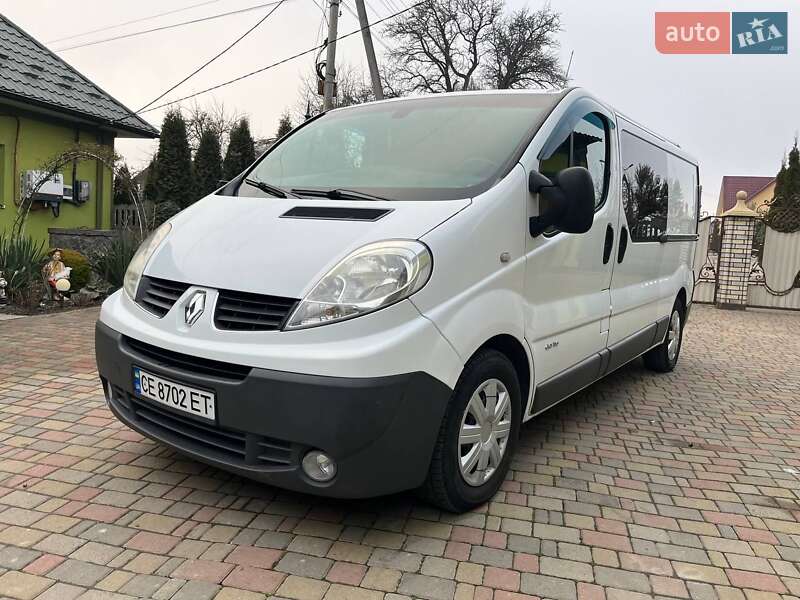 Вантажопасажирський фургон Renault Trafic 2014 в Чернівцях