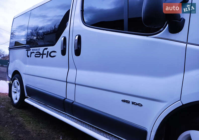 Микроавтобус Renault Trafic 2006 в Талалаевке