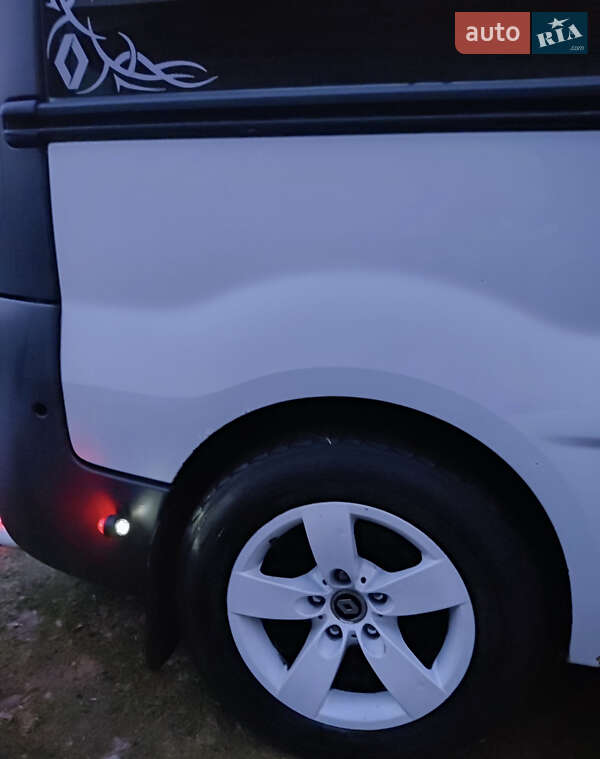 Микроавтобус Renault Trafic 2006 в Талалаевке