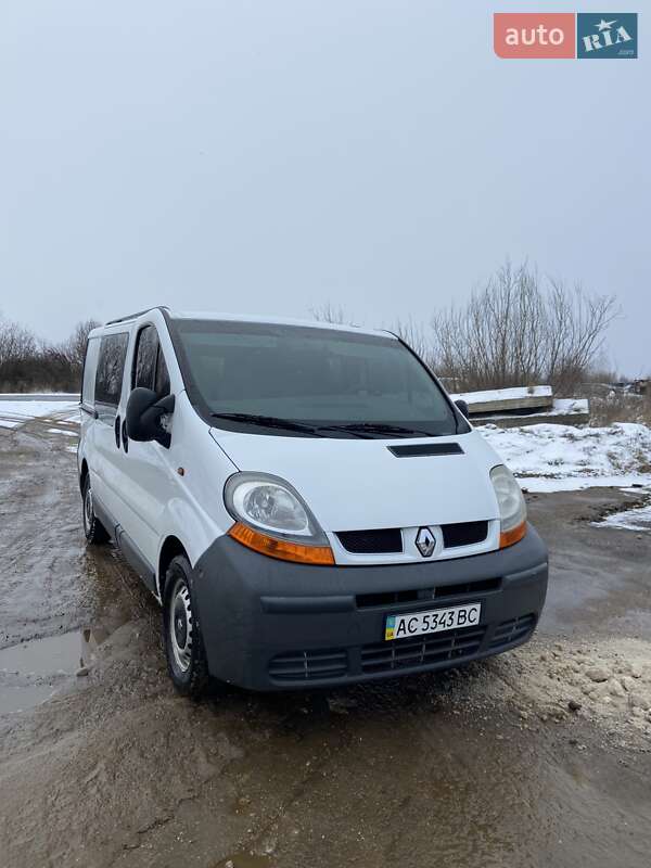 Грузовой фургон Renault Trafic 2005 в Ратным