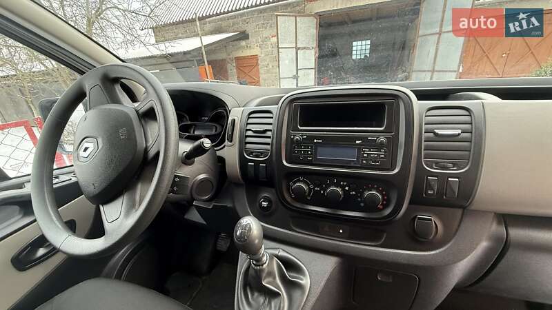 Грузовой фургон Renault Trafic 2016 в Старой Выжевке