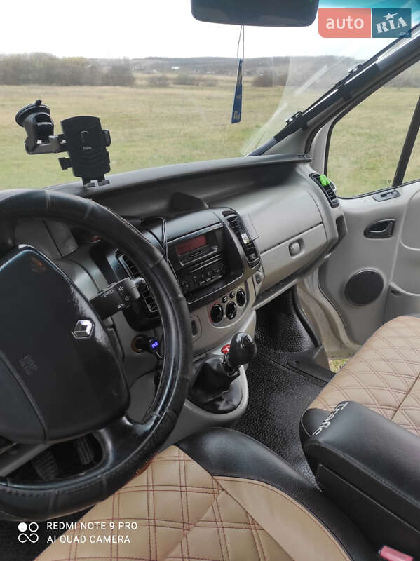 Минивэн Renault Trafic 2007 в Царичанке