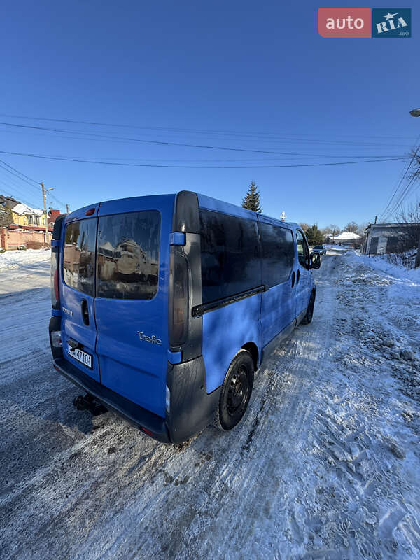 Минивэн Renault Trafic 2004 в Сумах фото 4 Минивэн Renault Trafic 2004 в Сумах