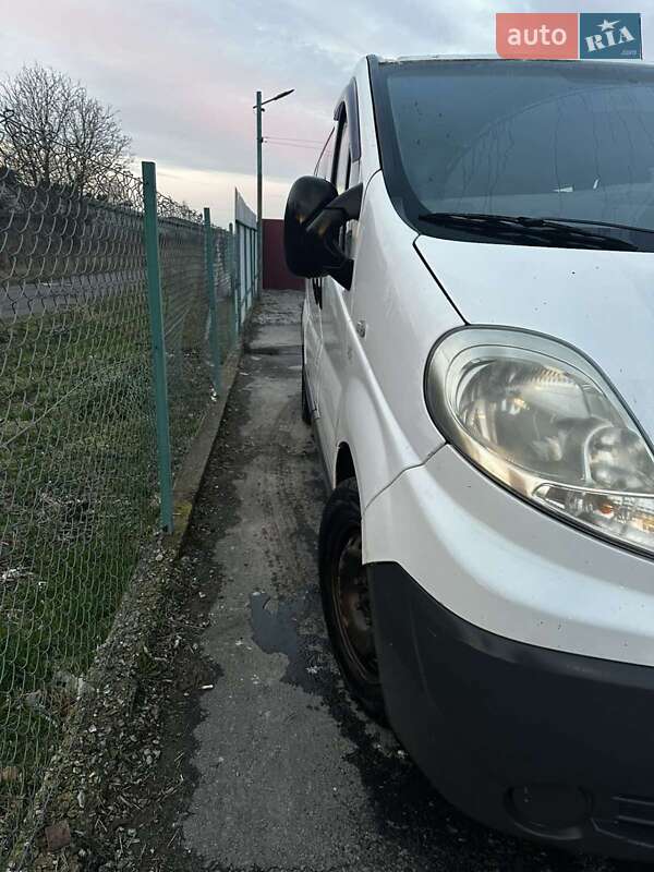 Минивэн Renault Trafic 2011 в Буске