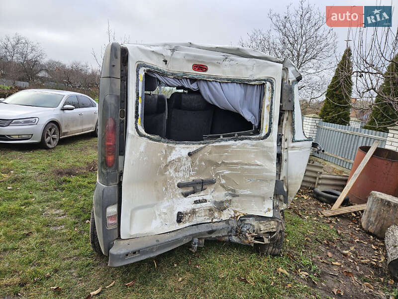 Минивэн Renault Trafic 2004 в Монастырище