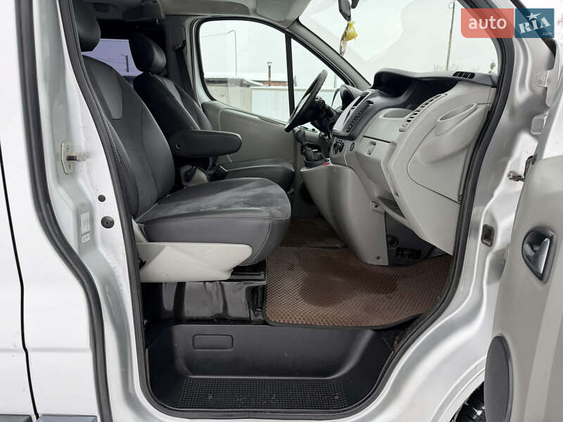 Минивэн Renault Trafic 2011 в Ровно