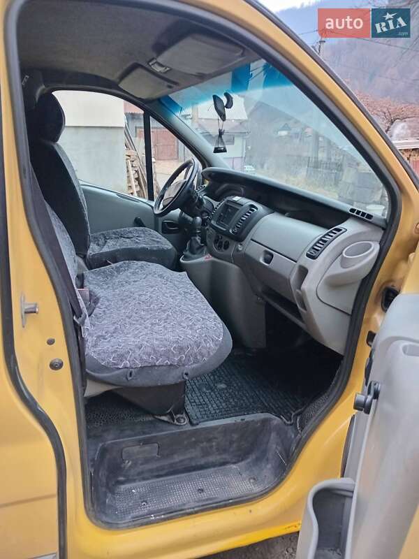 Мінівен Renault Trafic 2003 в Рахові