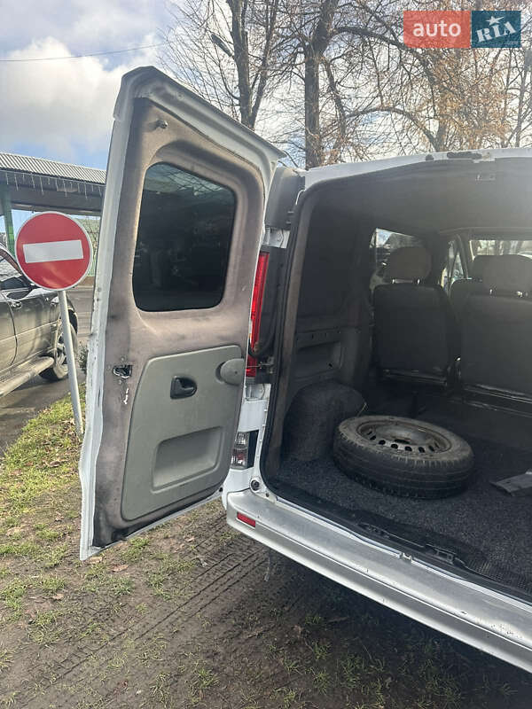 Минивэн Renault Trafic 2006 в Шполе