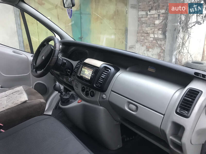 Минивэн Renault Trafic 2007 в Каменец-Подольском