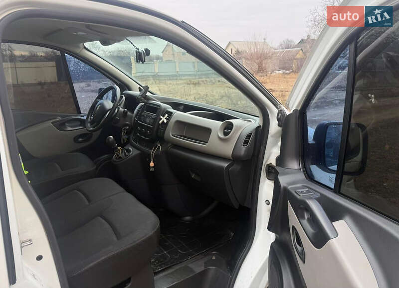 Грузовой фургон Renault Trafic 2016 в Полтаве
