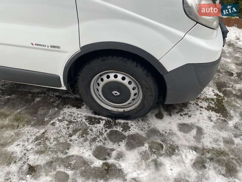 Микроавтобус грузовой (до 3,5т) Renault Trafic 2012 в Киеве