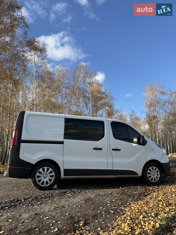 Грузовой фургон Renault Trafic 2015 в Полтаве