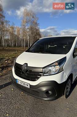 Вантажний фургон Renault Trafic 2015 в Полтаві