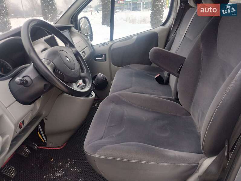 Минивэн Renault Trafic 2012 в Дубно
