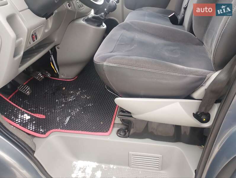 Минивэн Renault Trafic 2012 в Дубно