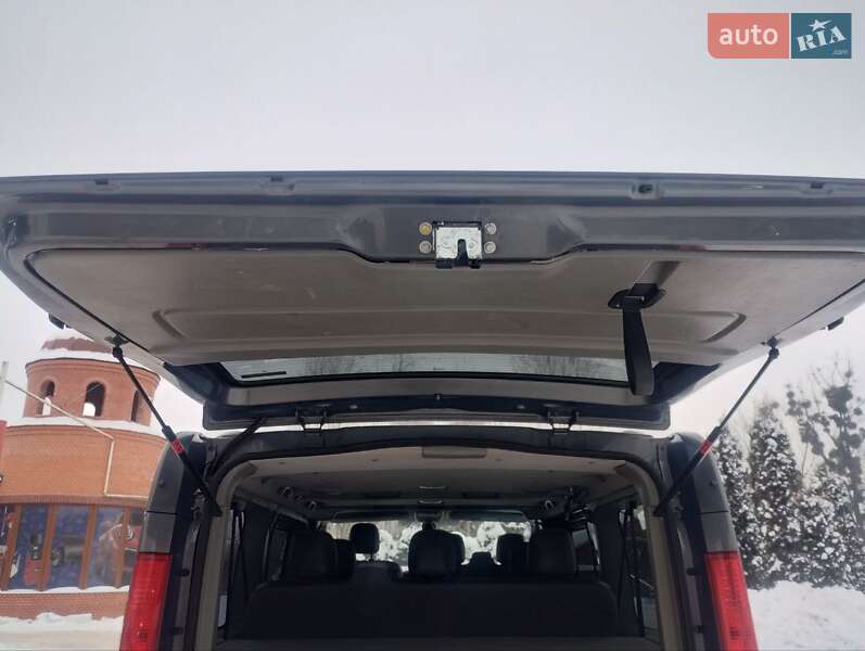 Минивэн Renault Trafic 2012 в Дубно