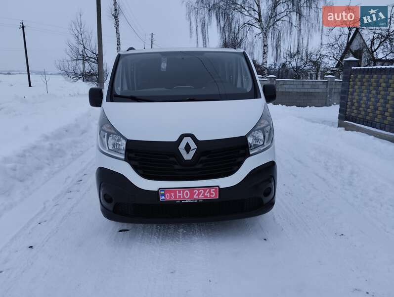 Грузопассажирский фургон Renault Trafic 2019 в Дубно