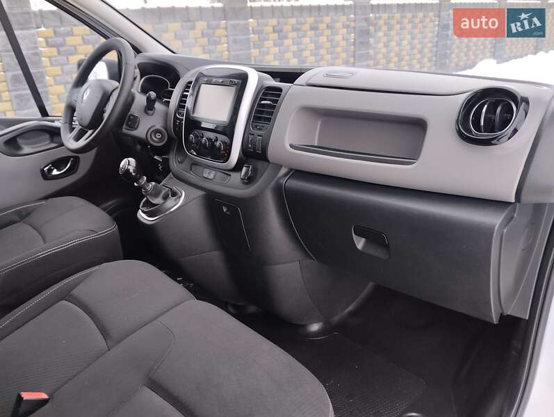 Грузопассажирский фургон Renault Trafic 2019 в Дубно