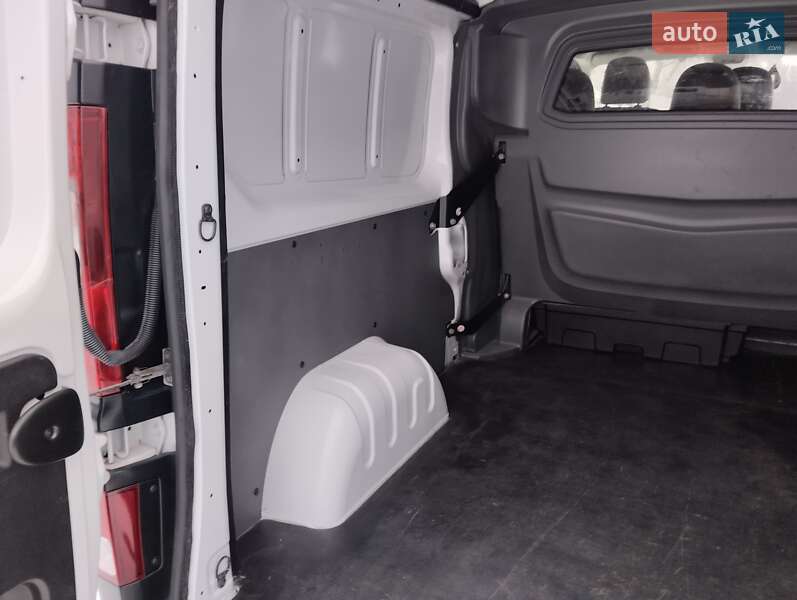 Грузопассажирский фургон Renault Trafic 2019 в Дубно