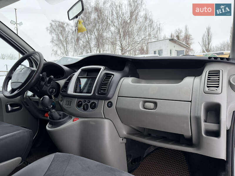 Минивэн Renault Trafic 2011 в Ровно