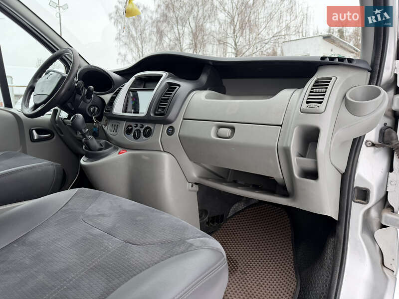 Минивэн Renault Trafic 2011 в Ровно