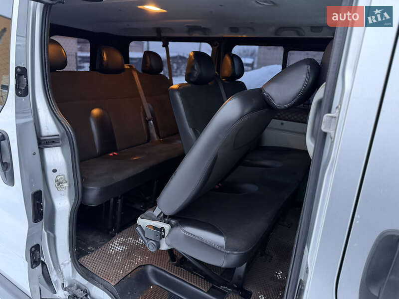 Минивэн Renault Trafic 2011 в Ровно