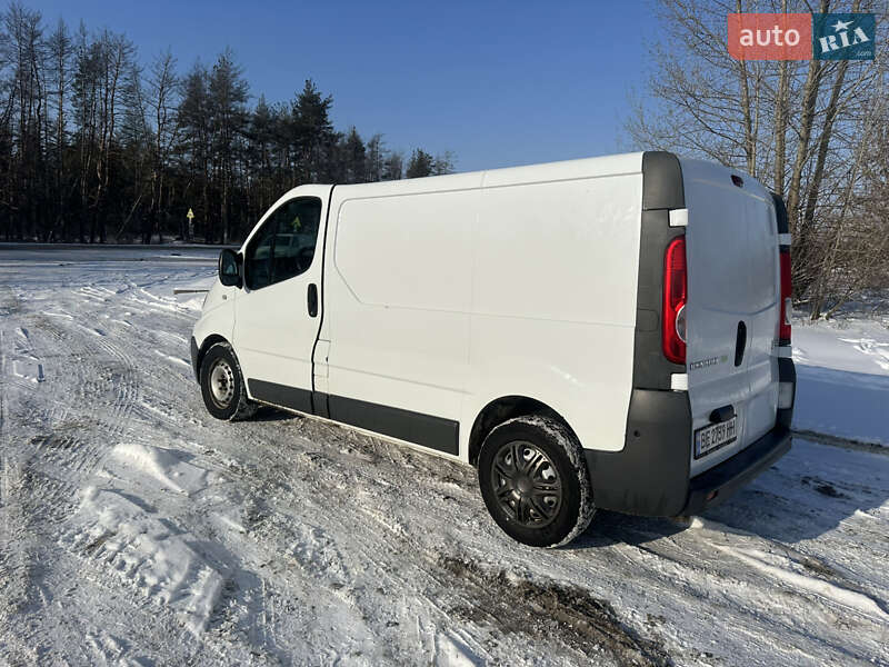 Грузовой фургон Renault Trafic 2011 в Савинцах