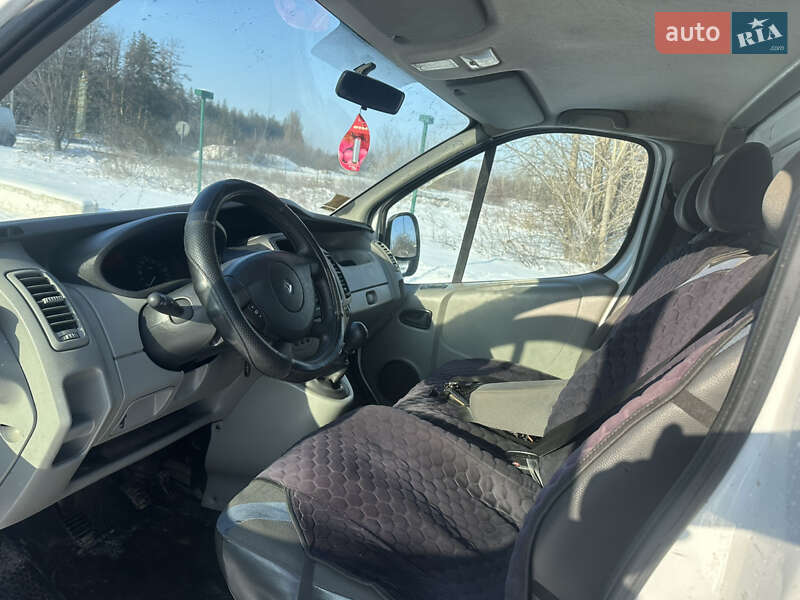 Грузовой фургон Renault Trafic 2011 в Савинцах