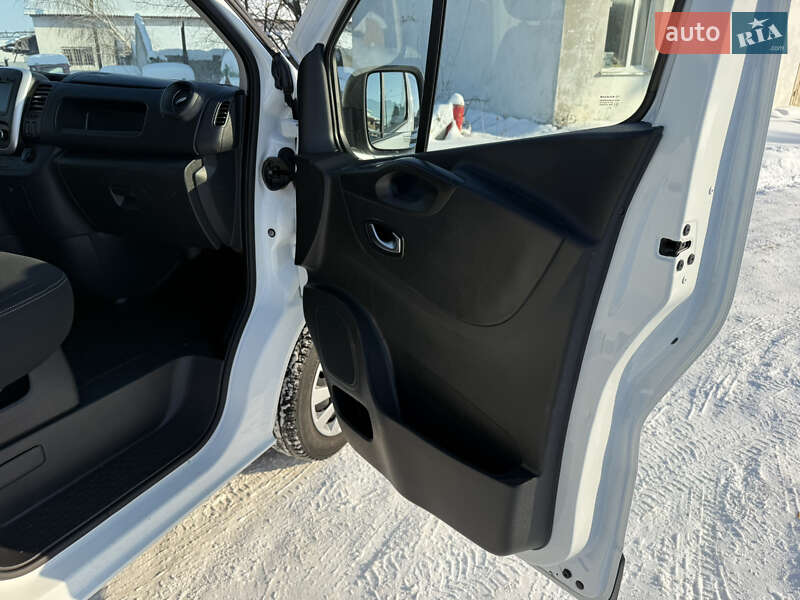 Грузопассажирский фургон Renault Trafic 2021 в Дубно