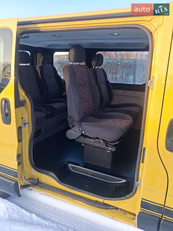 Минивэн Renault Trafic 2006 в Валках