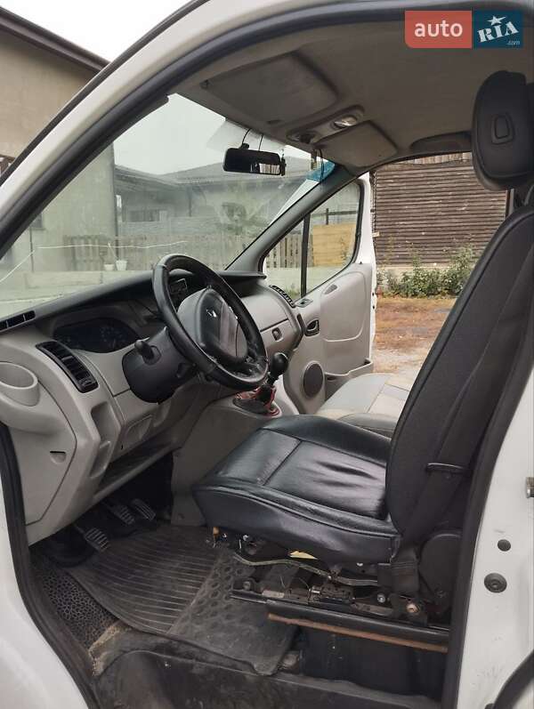 Грузовой фургон Renault Trafic 2006 в Днепре